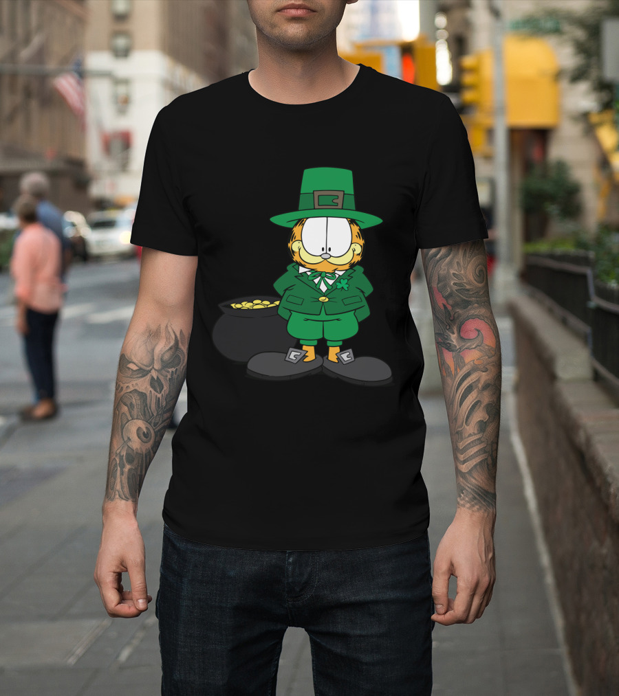 Garfield St. Patrick's Day Leprechaun with Pot of Gold T-Shirt