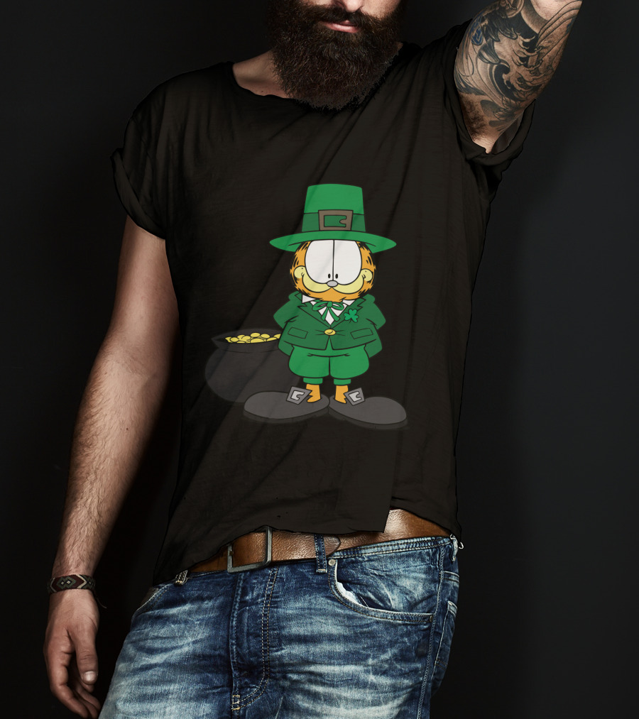 Garfield St. Patrick's Day Leprechaun With Pot Of Gold T-Shirt