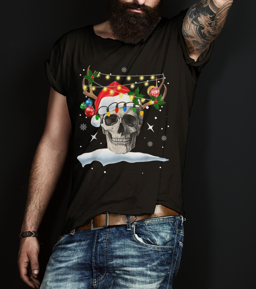 Skull Reindeer Christmas Funny Santa Hat Antlers Holiday Lights Snowflakes T-Shirt
