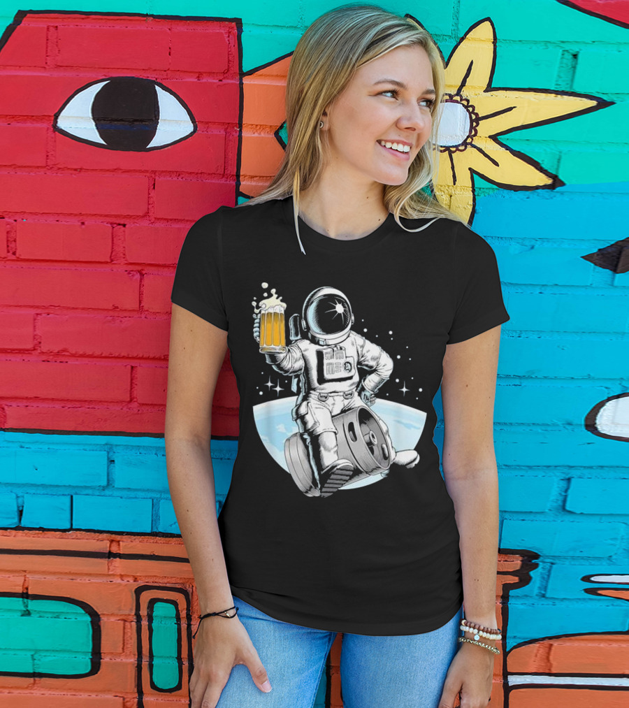 Beer Drinking Astronaut Holding A Mug Of Beer In Space With Stars And Earth Background T-Shirt