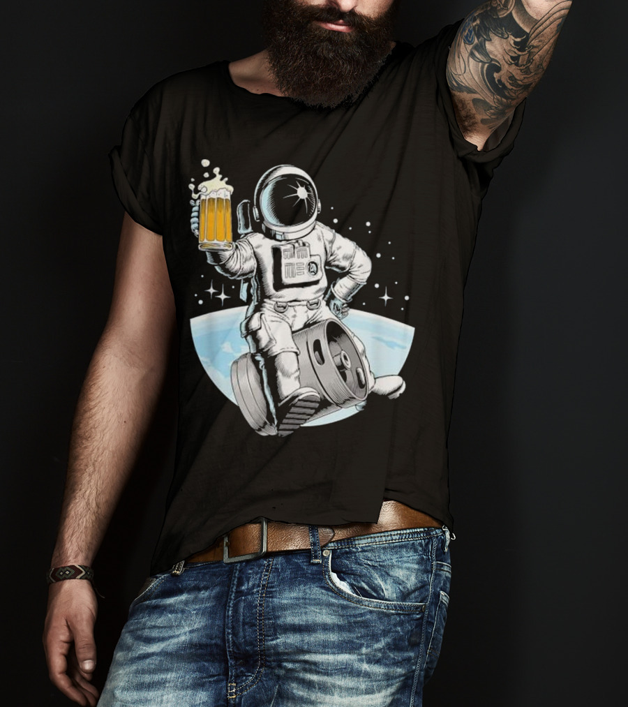 Beer Drinking Astronaut Holding A Mug Of Beer In Space With Stars And Earth Background T-Shirt