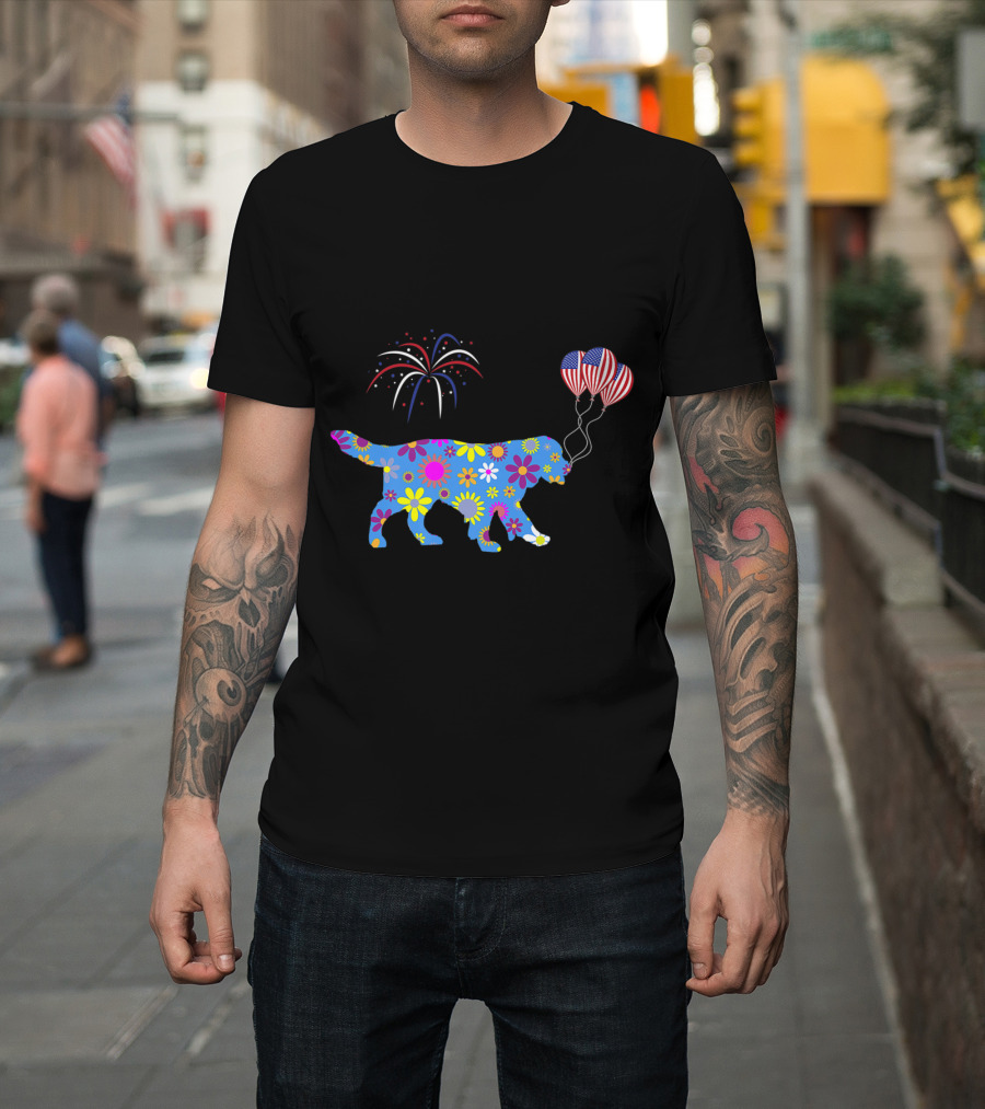 Golden Retriever Flower Power with American Flag Balloons and Fireworks T-Shirt