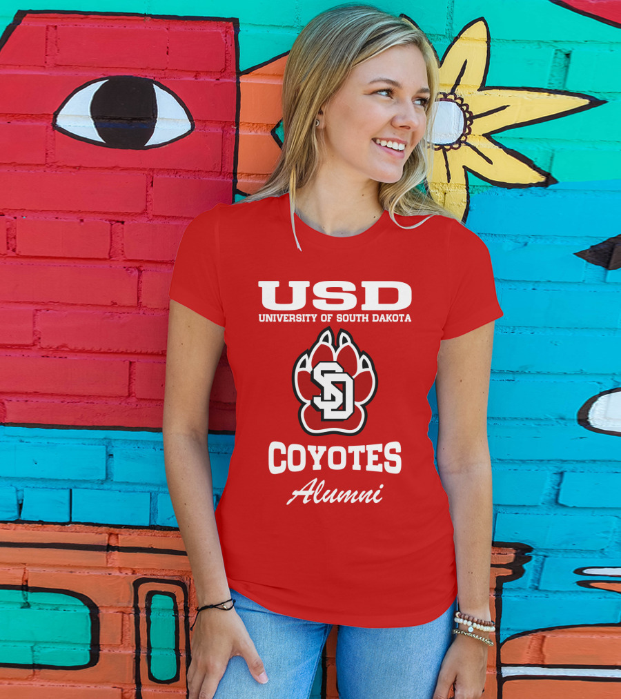 USD University Of South Dakota Coyotes Alumni T-Shirt