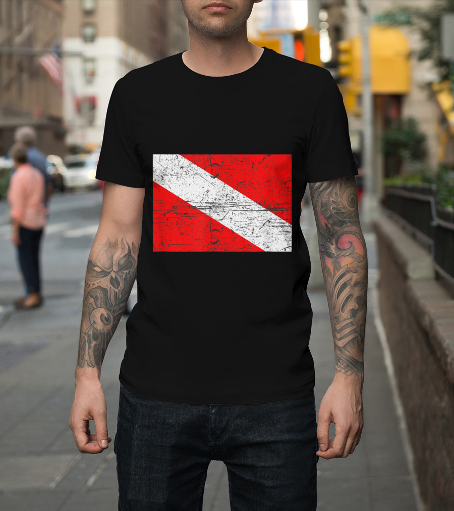 Retro Vintage Scuba Dive Flag Distressed Look T-Shirt
