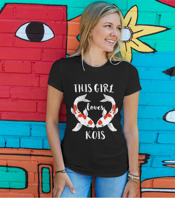 This Girl Loves Kois Carp Fish Nishikigoi T-Shirt