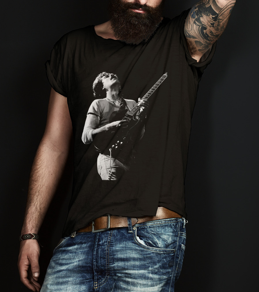 Stn Electric Guitarist In Concert Performance Black And White T-Shirt