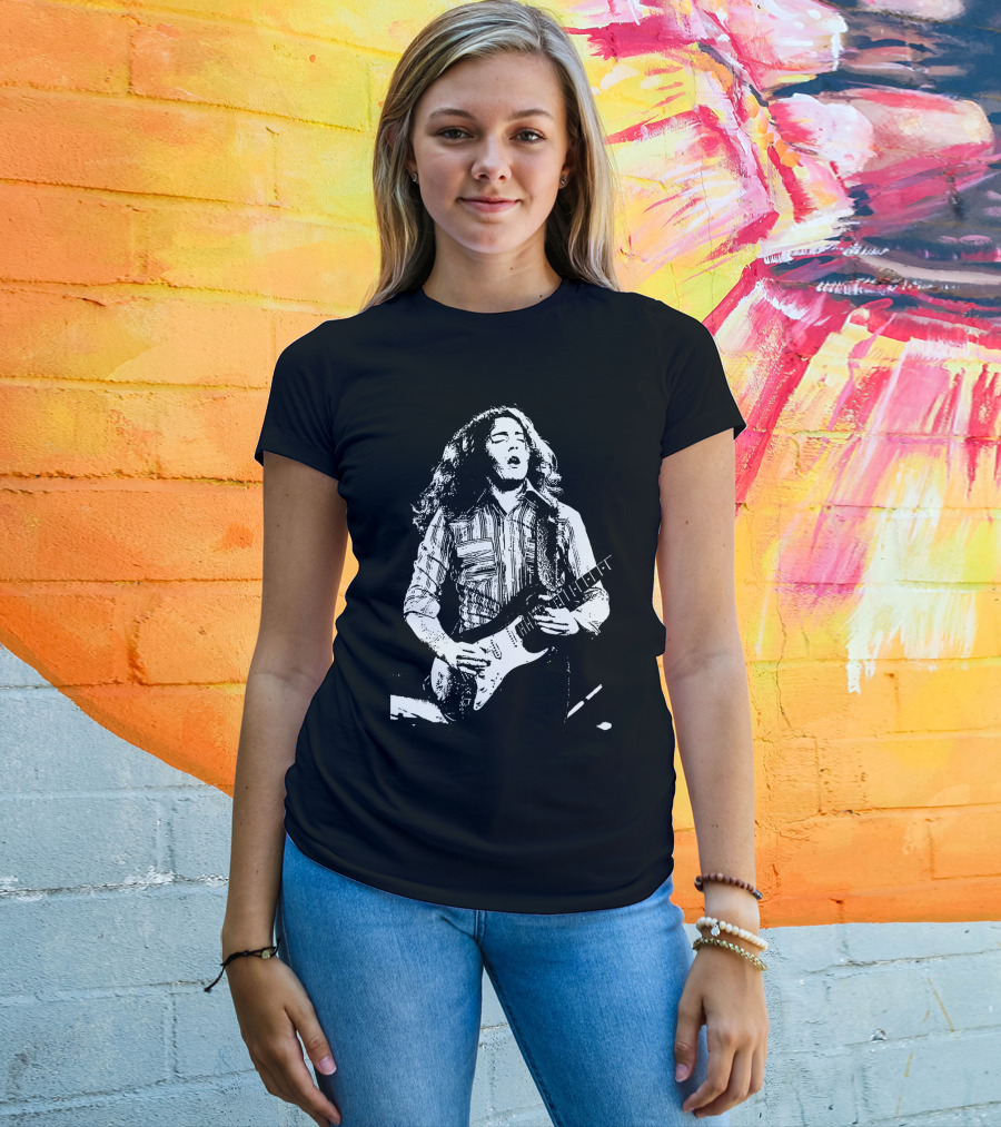 Rory Gallagher Guitarist Vintage Retro Style T-Shirt