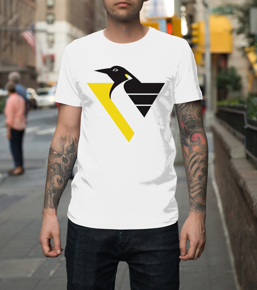 Pittsburgh Penguins Retro Penguin Triangles T-Shirt