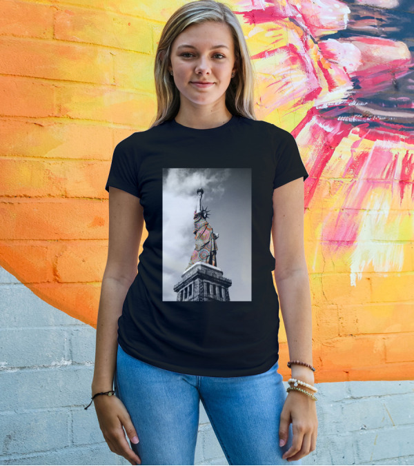 Funky Landmark Ny Statue Colorful Psychedelic T-Shirt