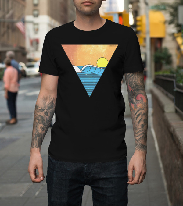 Shirt: Minimal Wave Retro Surf Sun Triangle T-Shirt Minimal Wave Retro Surf Sun Triangle T-Shirt