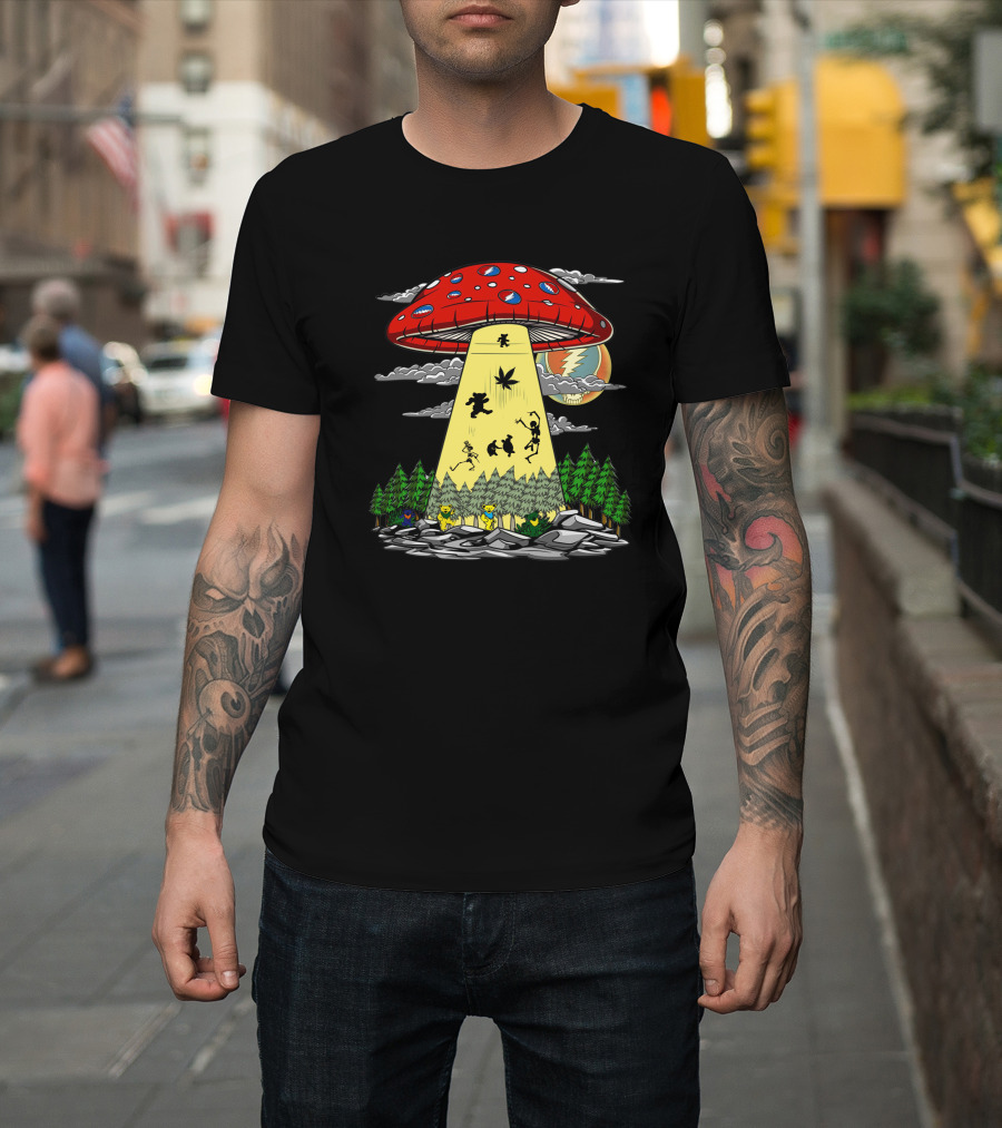 Grateful Dead Dancing Bears Under Psychedelic Mushroom Spaceship T-Shirt