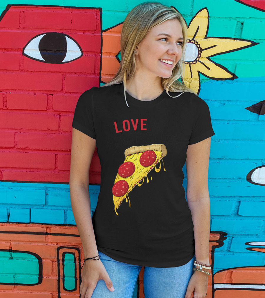 LOVE AT FIRST SLICE Pizza Men Girls Mom And Baby68 T-Shirt
