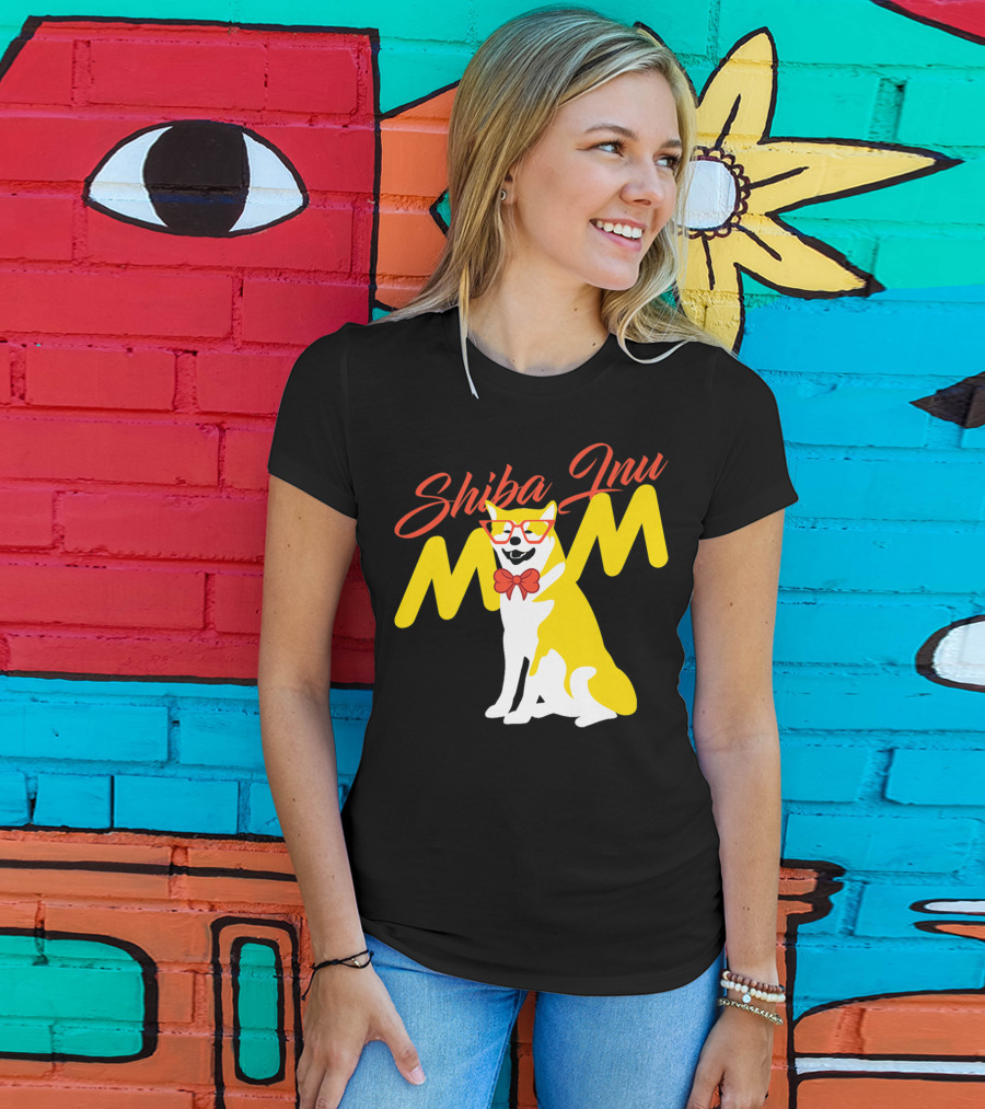 Shiba Inu Mom With Glasses And Bow Tie T-Shirt