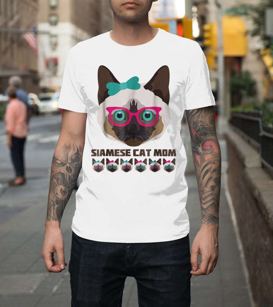 Siamese Cat Mom Cute Funny Cat Lover With Glasses And Bow T-Shirt