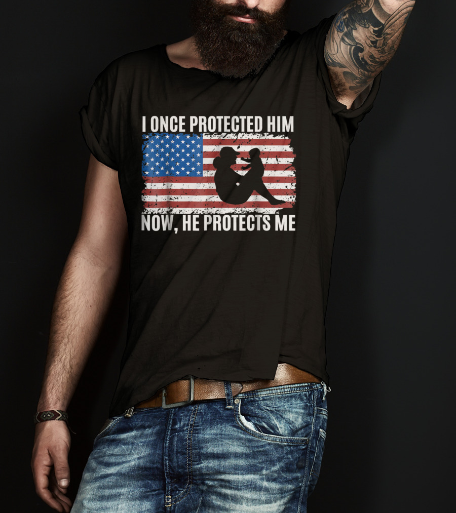 I Once Protected Him Now He Protects Me Proud Military MOM Patriotic American Flag T-Shirt