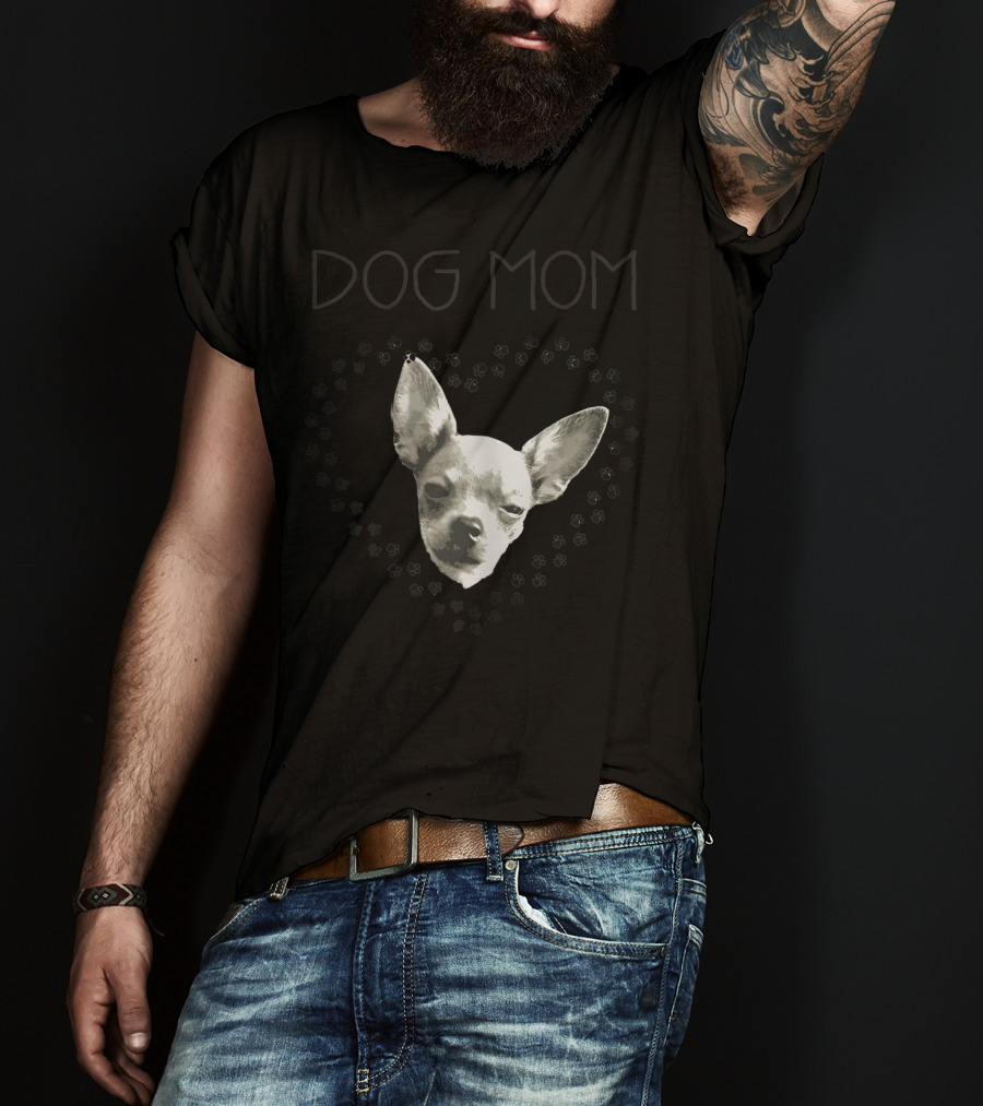 DOG MOM Chihuahua Paw Print Heart T-Shirt