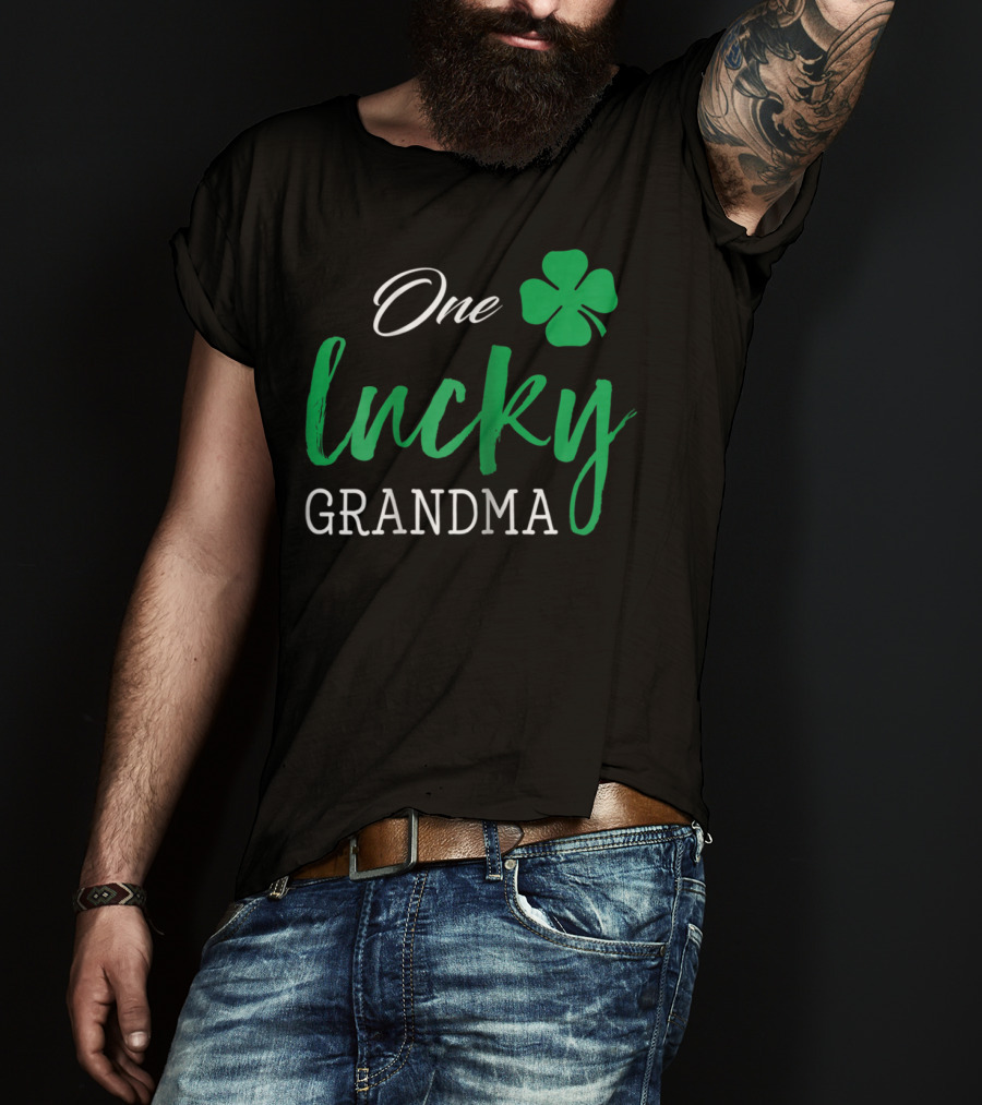 One Lucky Grandma Shamrock St Patrick's Day T-Shirt