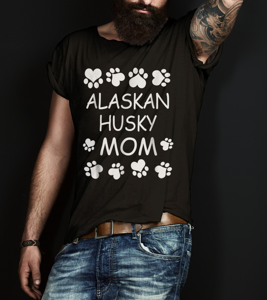 Alaskan Husky Mom Paw Prints And Heart Design For Dog Lovers T-Shirt