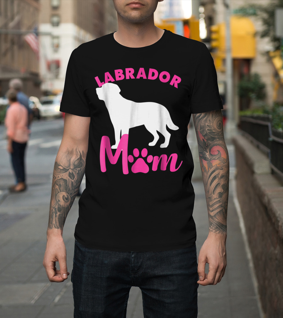LABRADOR MOM T-Shirt