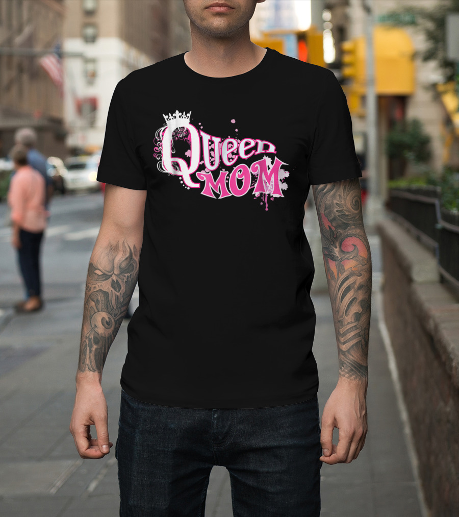 Queen Mom Beautiful Cute Trendy T-Shirt