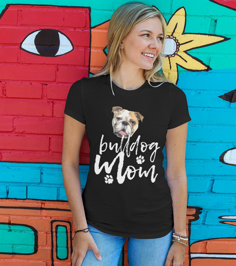 Bulldog Mom Adorable Dog Face With Paw Prints T-Shirt