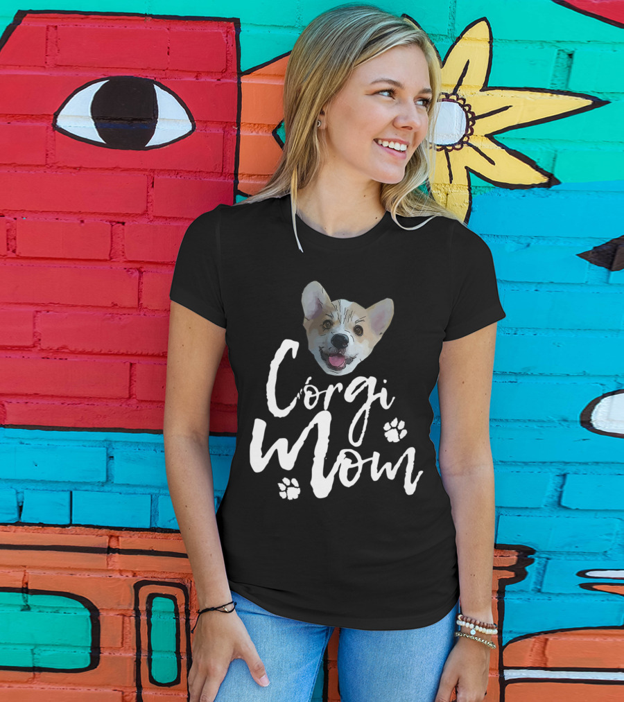 Corgi Mom Cute Dog Face With Paw Print Accents T-Shirt