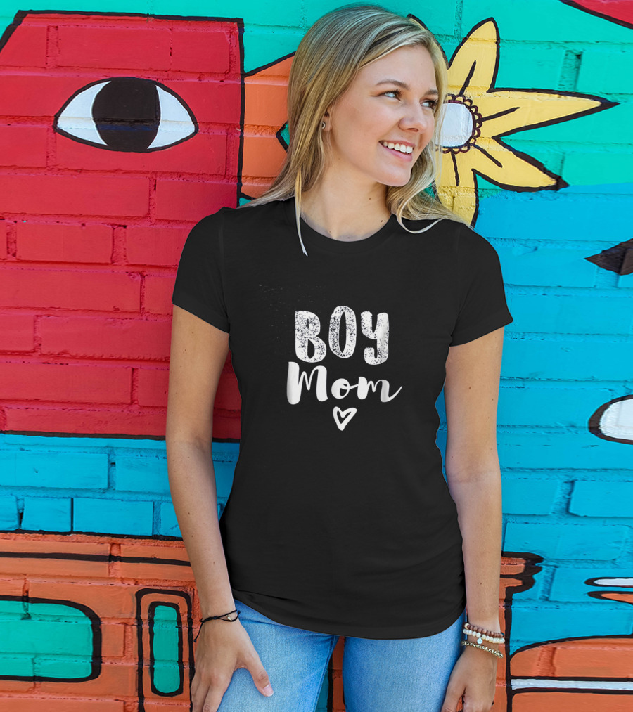 Boy Mom Heart Icon Text T-Shirt