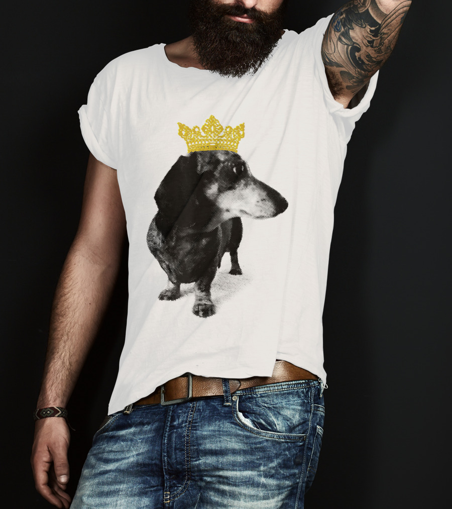 Cute Dachshund Princess With Golden Crown T-Shirt