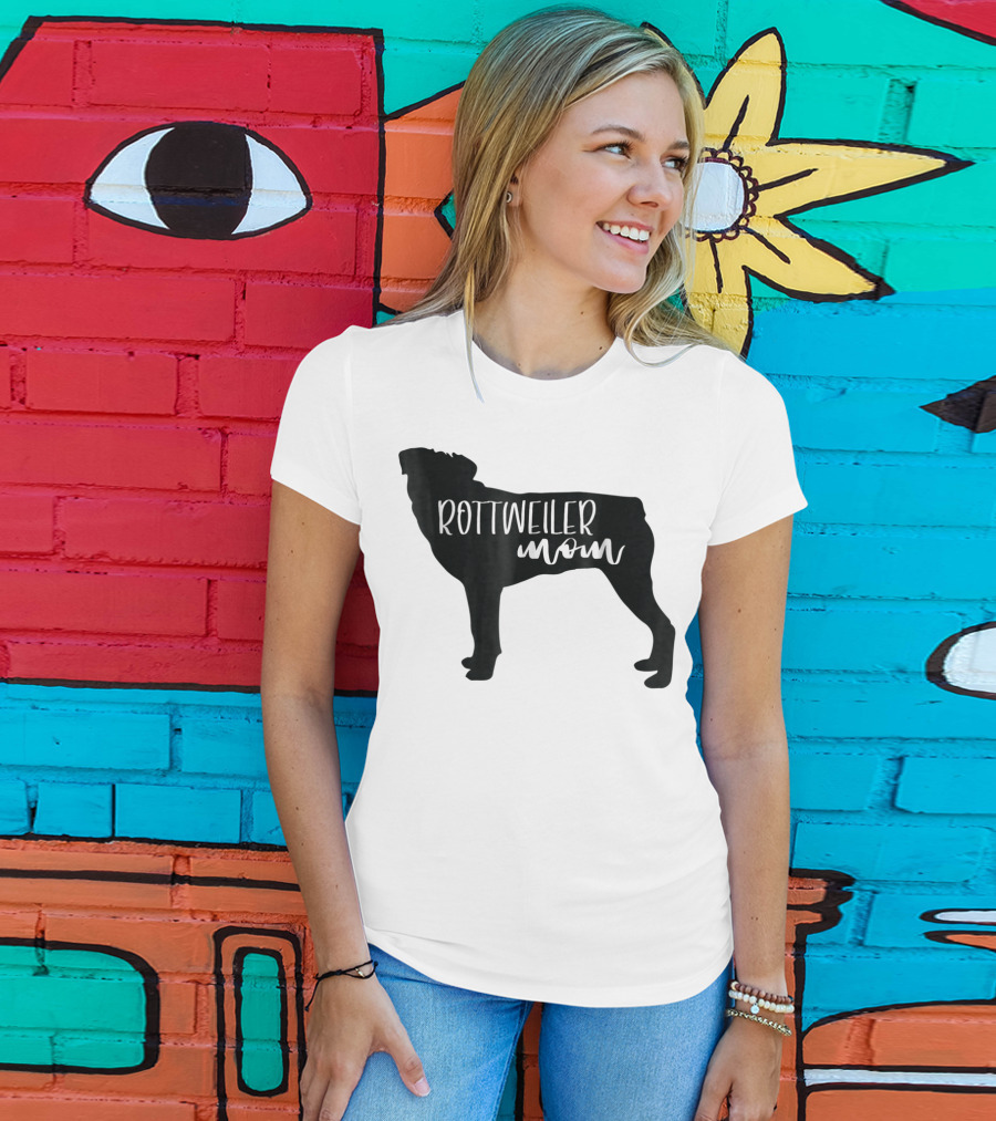 Rottweiler Mom T-Shirt