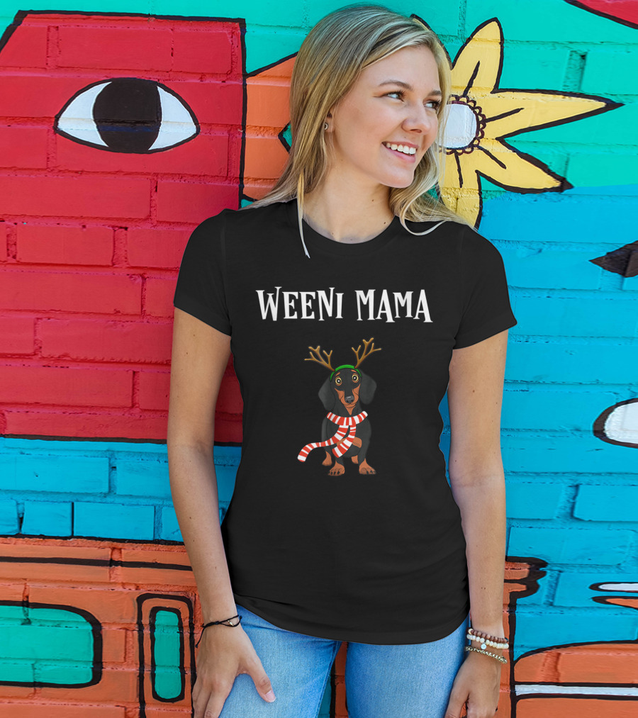 WEENI MAMA Dachshund With Reindeer Antlers And Candy Cane Scarf T-Shirt