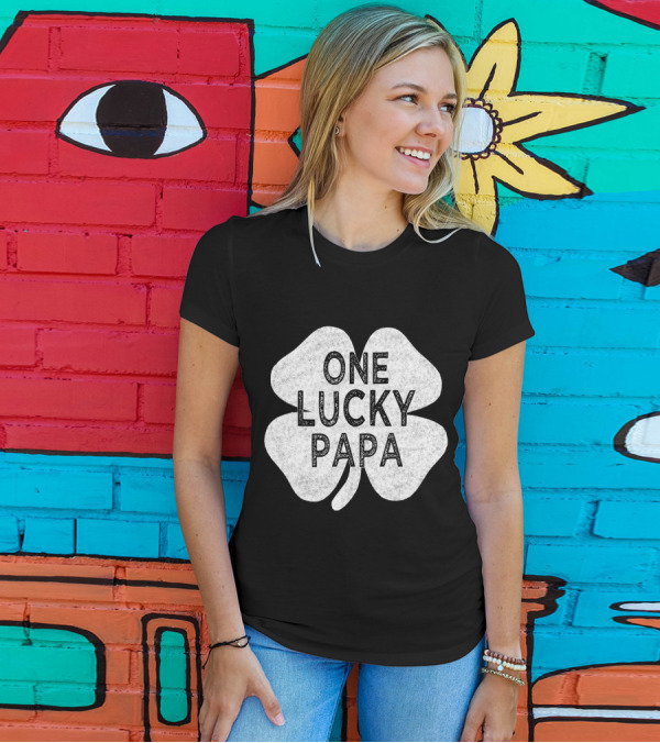 One Lucky Papa Clover Vintage Mens T-Shirt