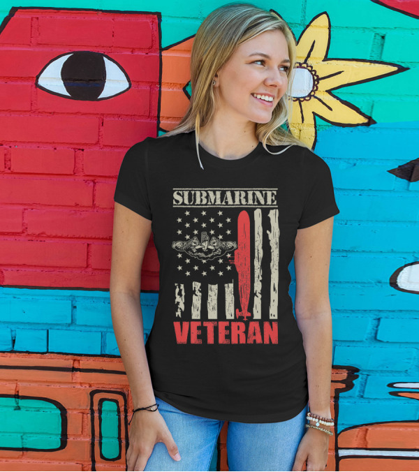 Submarine Veteran American Flag Emblem T-Shirt