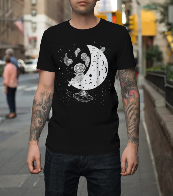 Shirt: Floating in Space Funny Cat Lover Moon and UFO Adventure T-Shirt Floating in Space Funny Cat Lover Moon and UFO Adventure T-Shirt