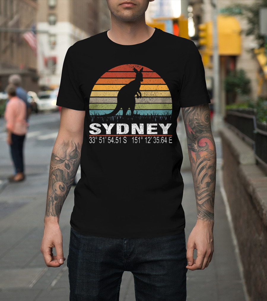 Sydney Retro Sunset Kangaroo 33° 51' 54.51 S 151° 12' 35.64 E T-Shirt