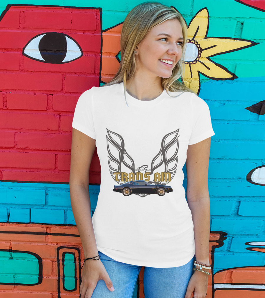 Pontiac Trans Am Smokey And The Bandit Car With Iconic Firebird Wings T-Shirt