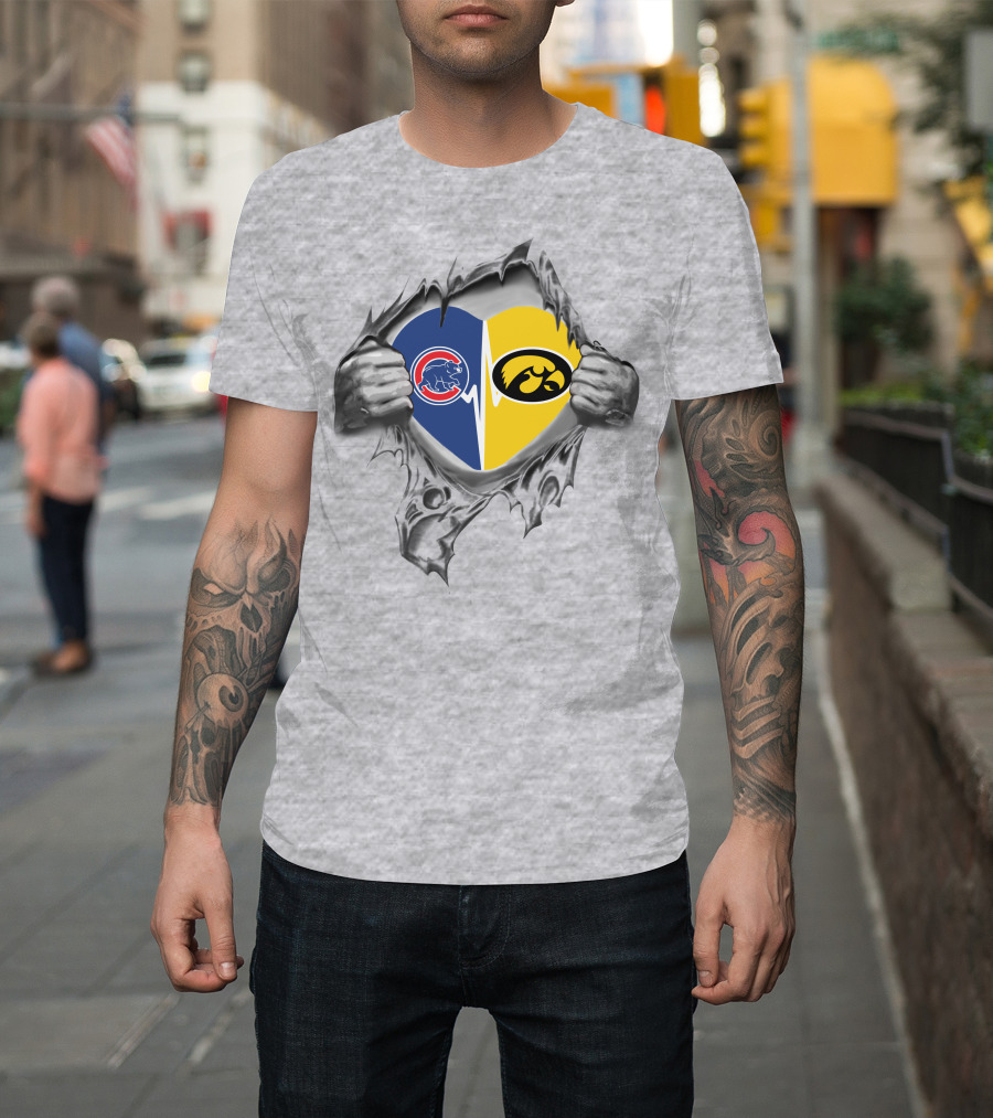 Cubs Hawkeyes Heart Symbol Hands T-Shirt