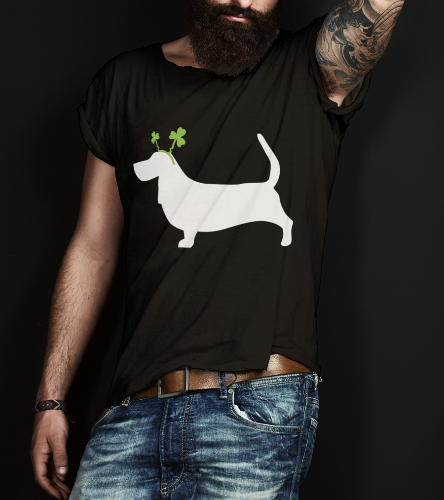 Basset Hound Shamrock St Patrick's Day T-Shirt