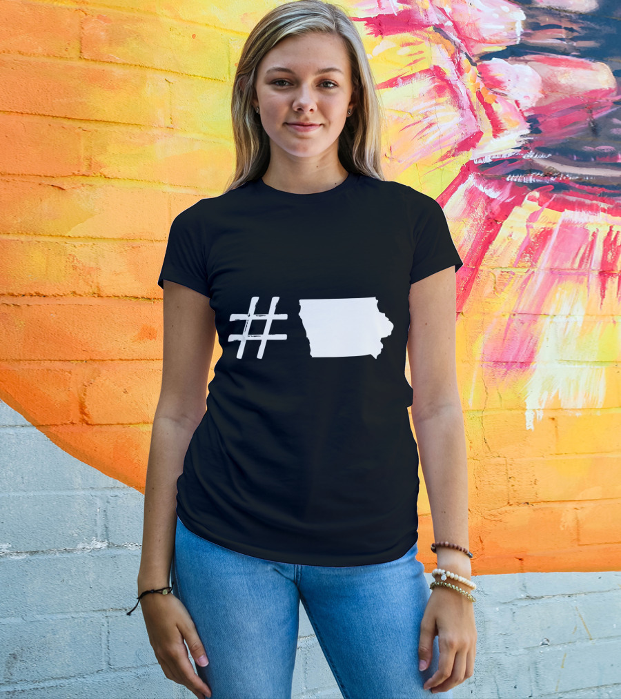 Iowa IA USA Flag Holiday Traveling T-Shirt