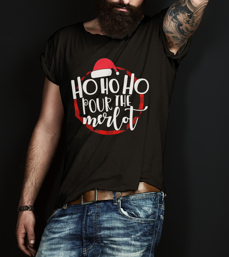 Ho Ho Ho Pour The Merlot Santa Hat Plaid Circle T-Shirt