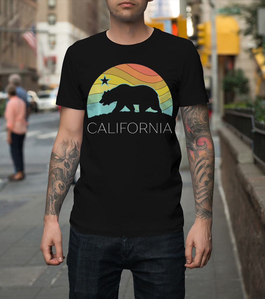 Retro California Bear Vintage Beach Cali Pride Surf 70s 80s Star Rainbow T-Shirt