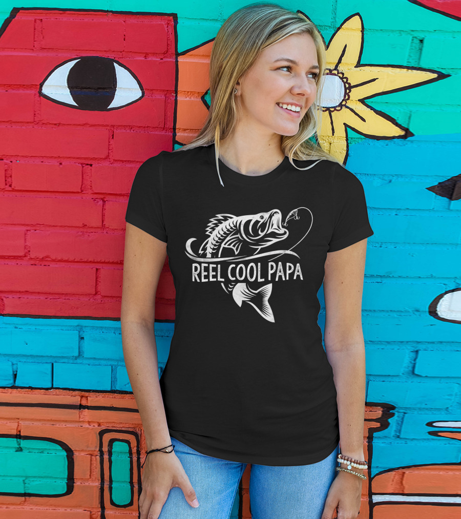 Reel Cool Papa Fishing Dad Father's Day Fisherman Fish T-Shirt