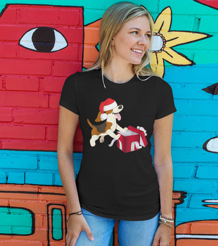 Beagle Dog Christmas Funny Santa Hat With Gift Box T-Shirt