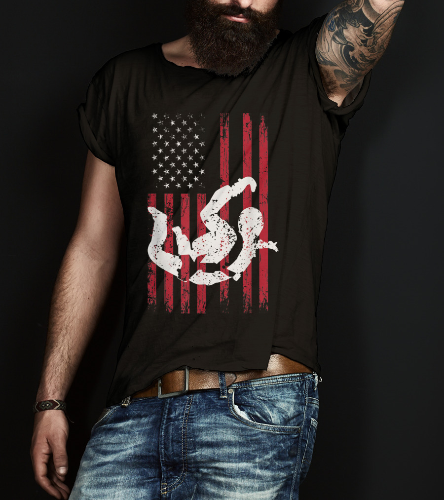 Vintage USA Flag Skydiver Parachuting T-Shirt