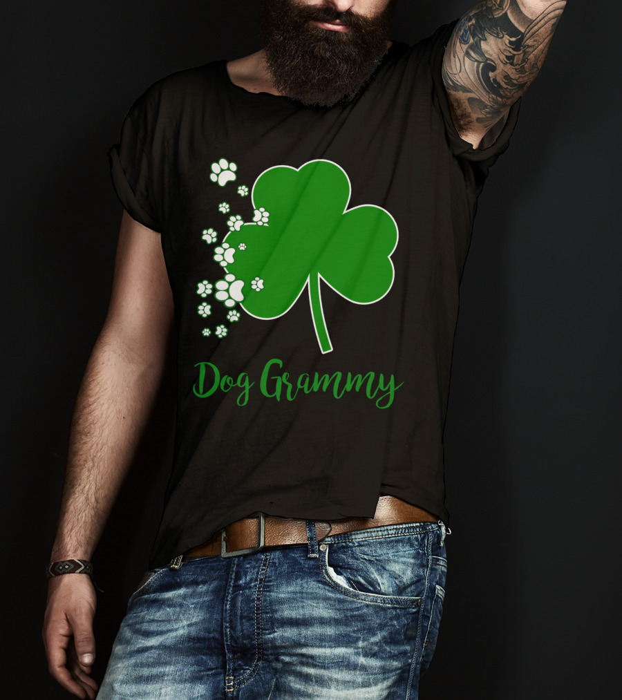 Dog Grammy Irish Shamrock With Paw Prints Best Grandmother's T-Shirt