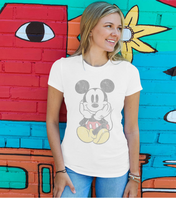 Disney Classic Mickey Mouse Chillin Retro T-Shirt