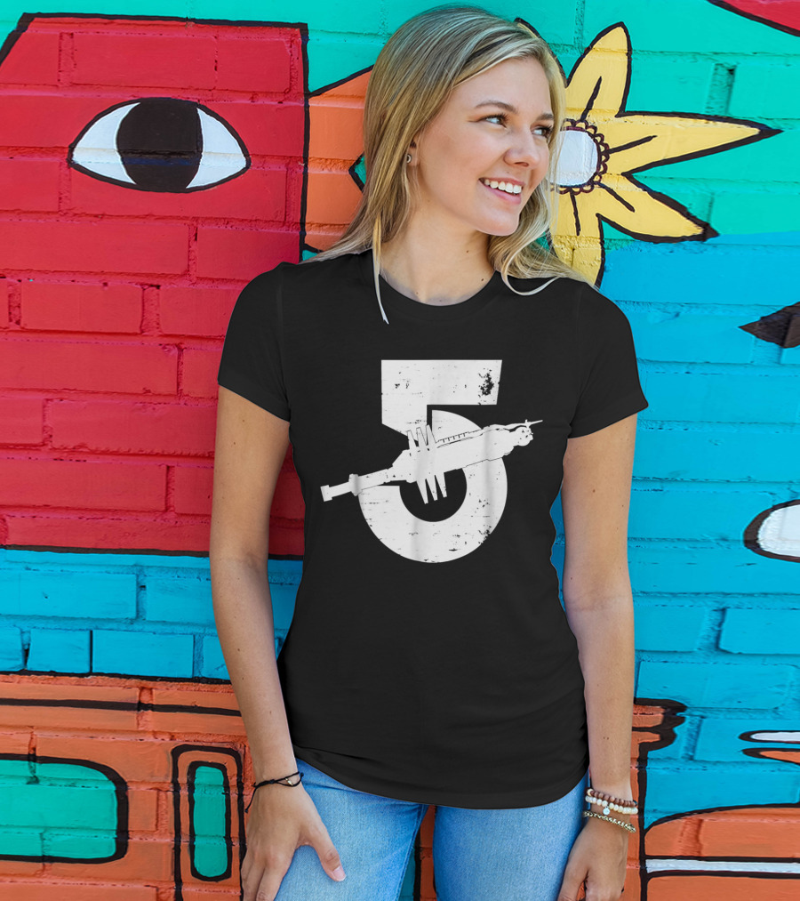 Babylon 5 Space Station Silhouette And Number 5 T-Shirt
