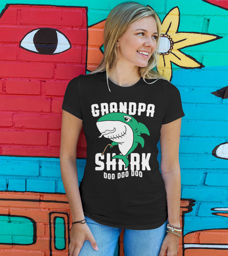 Grandpa Shark Doo Doo Doo Halloween Chr Dad Grandfather T-Shirt