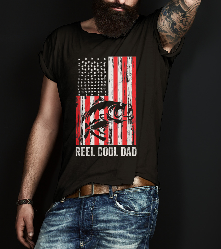 Reel Cool Dad Vintage Fisherman American Flag Father's Day T-Shirt