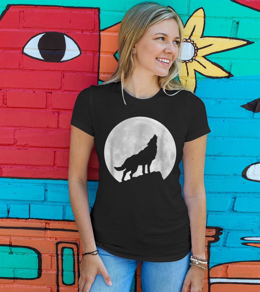 Wolf Howling At Full Moon Spirit Animal T-Shirt