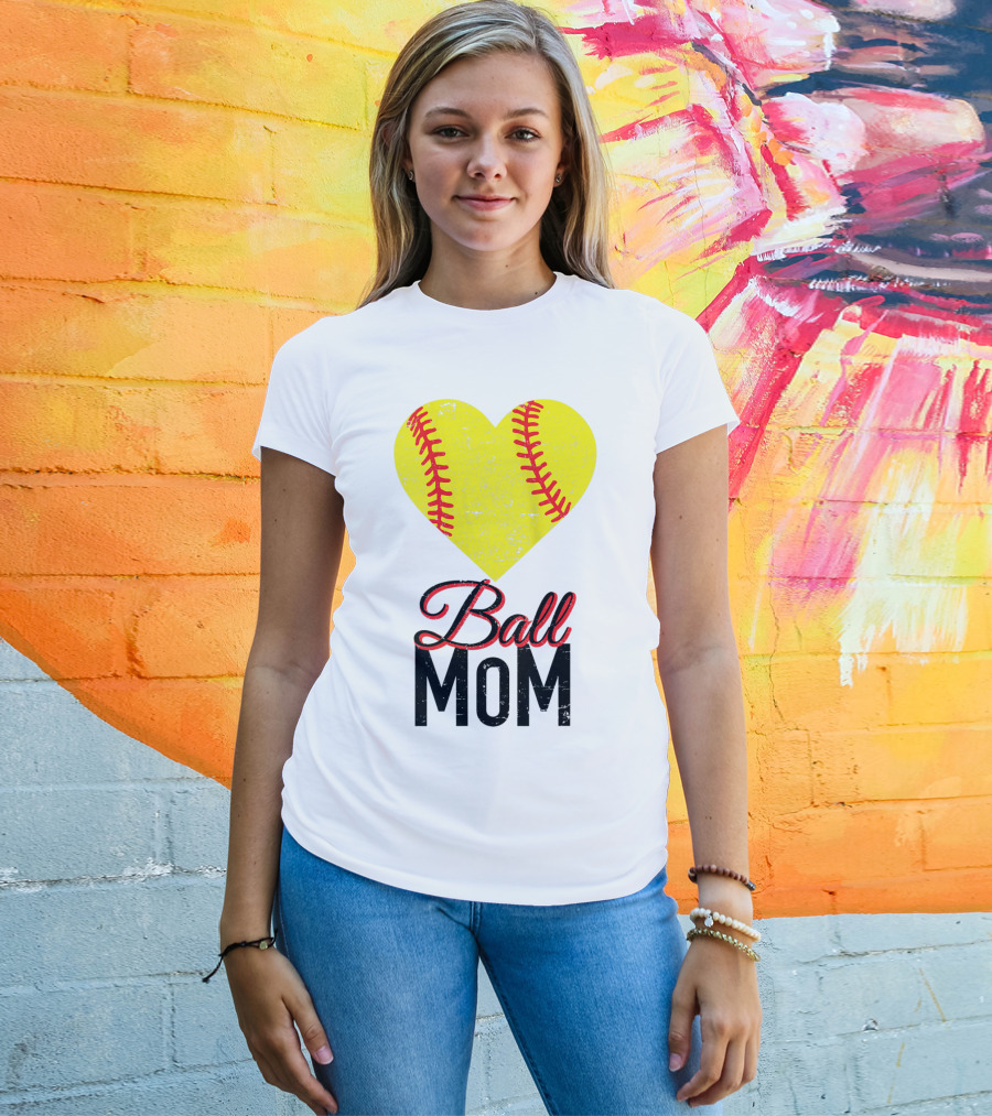 Love Ball Mom Heart Baseball Softball Graph T-Shirt